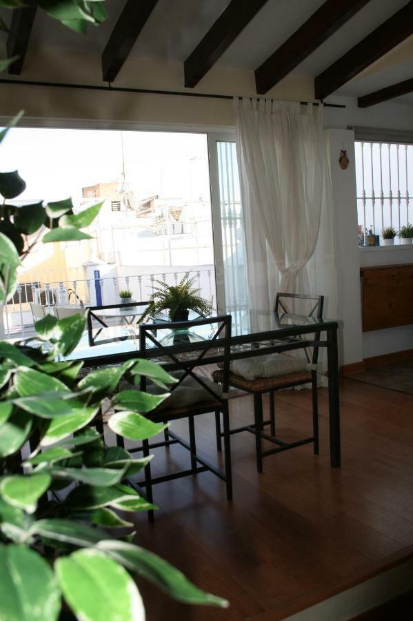Atico Amistad Apartment *